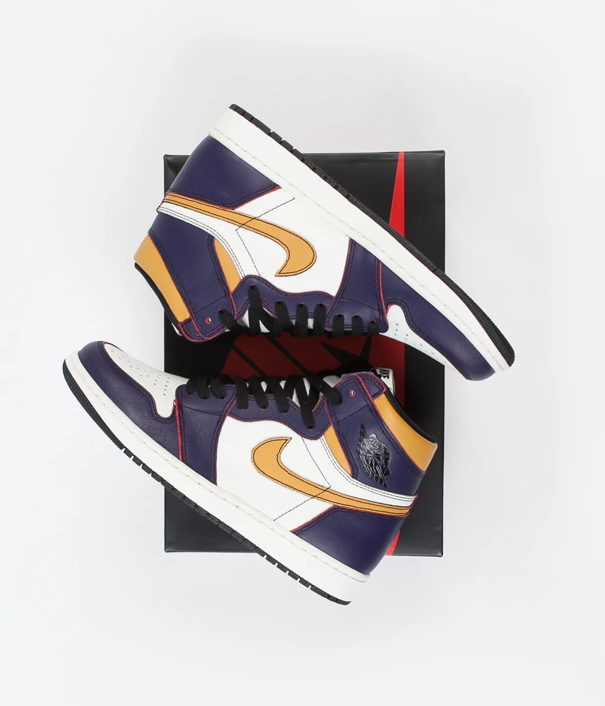 Nike SB Air Jordan 1 OG Defiant Shoes - Court Purple / Black - Sail - University Gold - Image 10