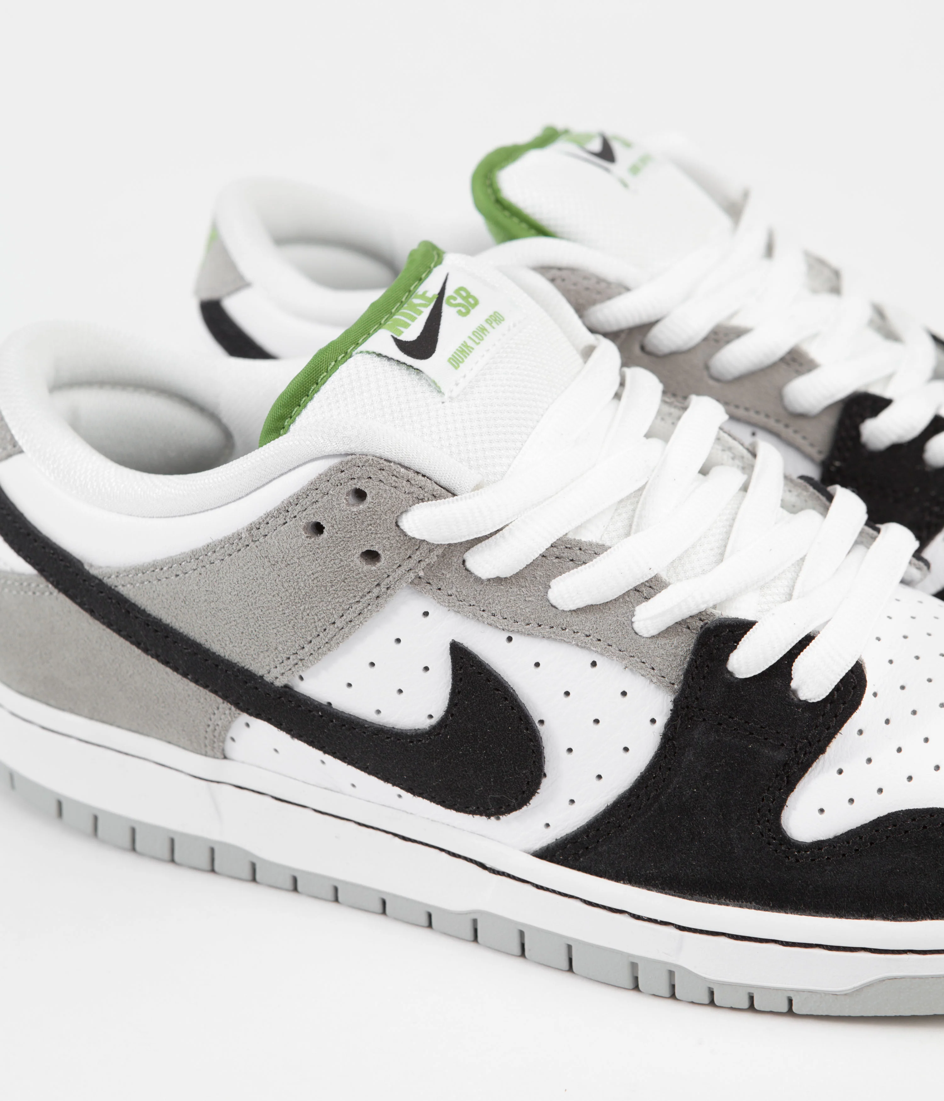 Nike SB Dunk Low Pro 'Chlorophyll' Shoes - Medium Grey / Black - White - Chlorophyll - Image 3