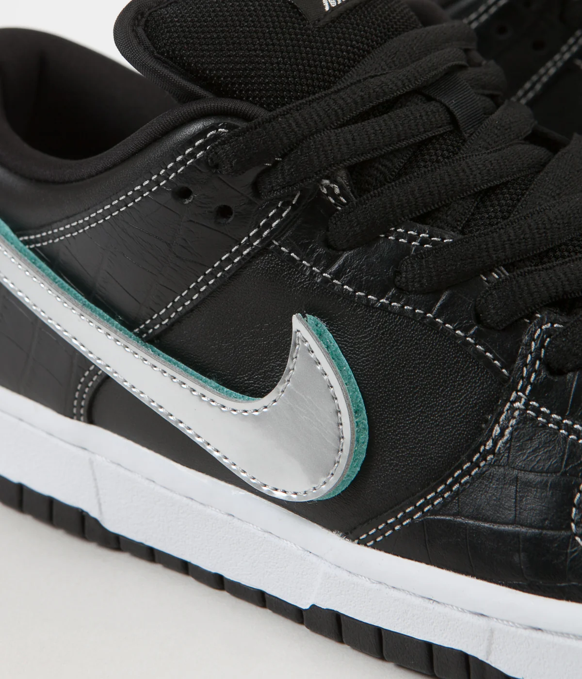 Nike SB x Diamond Dunk Low Pro OG Shoes - Black / Chrome - Black - Tropical Twist - Image 3
