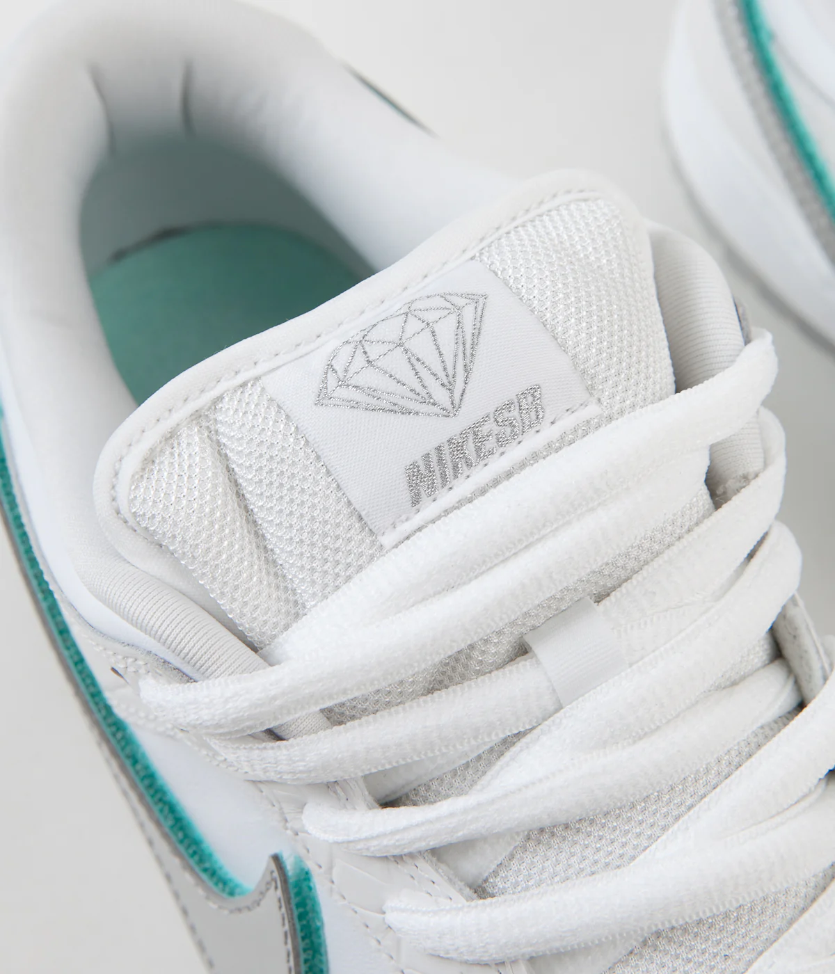 Nike SB x Diamond Dunk Low Pro OG Shoes - White / Chrome - White - Tropical Twist - Image 4