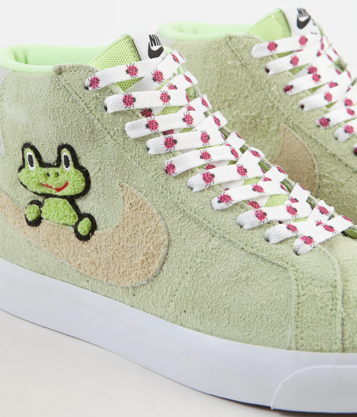 Nike SB x Frog Skateboards Blazer Mid Shoes - Light Liquid Lime / Lawn - White - Light Crimson - Image 3