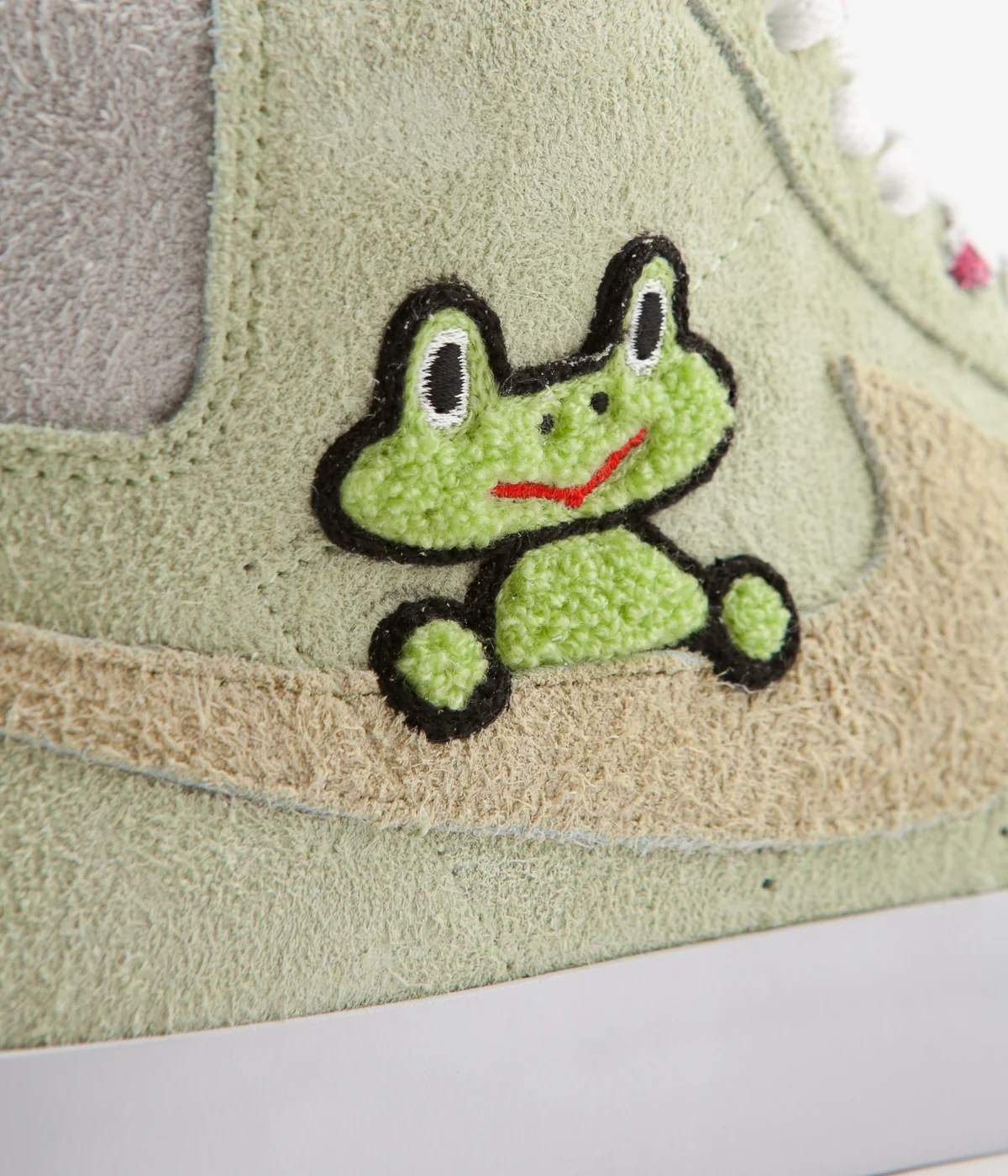 Nike SB x Frog Skateboards Blazer Mid Shoes - Light Liquid Lime / Lawn - White - Light Crimson - Image 6