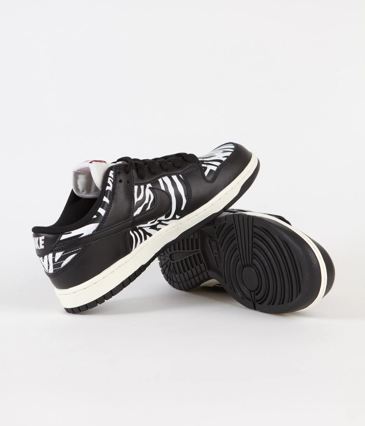 Nike SB x Quartersnacks Dunk Low OG Shoes - Black / White - Image 6