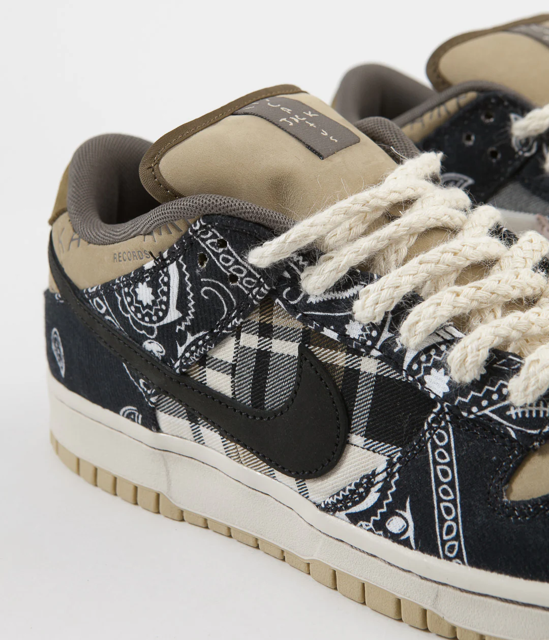 Nike SB x Travis Scott Dunk Low Premium Shoes - Black / Black - Parachute Beige - Petra Brown - Image 10