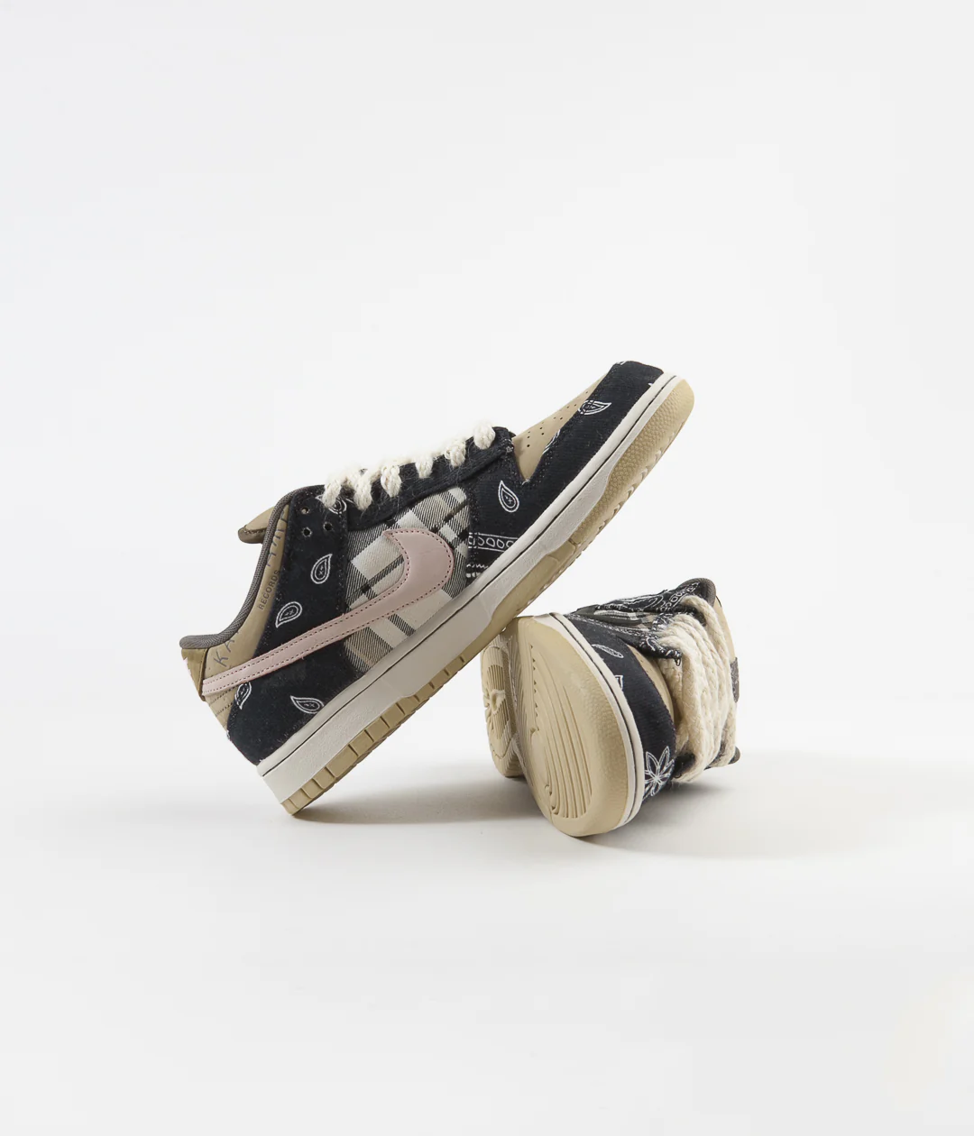 Nike SB x Travis Scott Dunk Low Premium Shoes - Black / Black - Parachute Beige - Petra Brown - Image 5